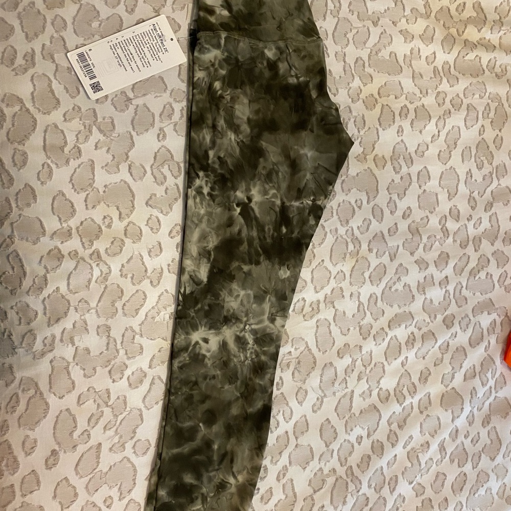 Lululemon Align High Rise25” leggings. Size 6
